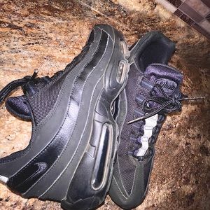 All black Air Max 95’s